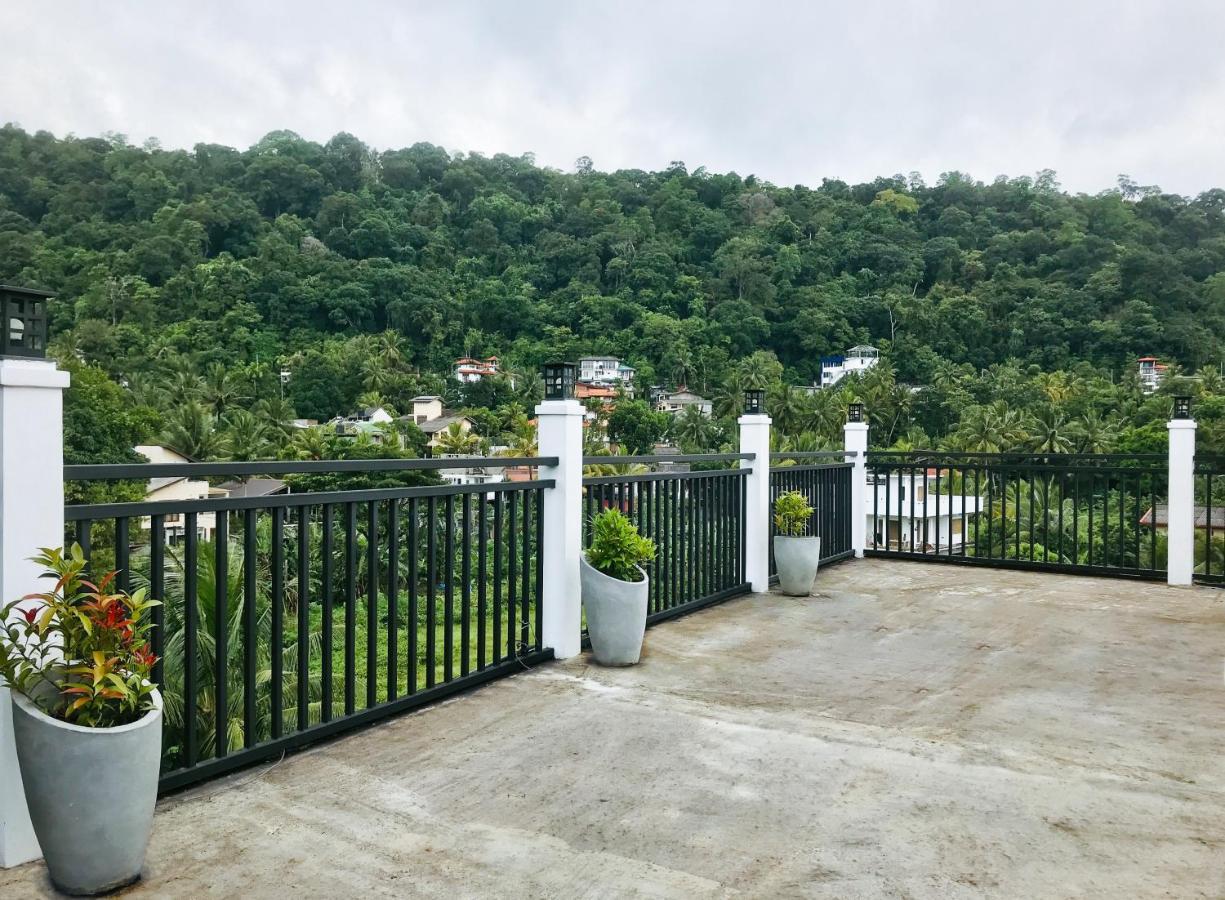 Tranquil Quarter Hotel Kandy Exterior photo